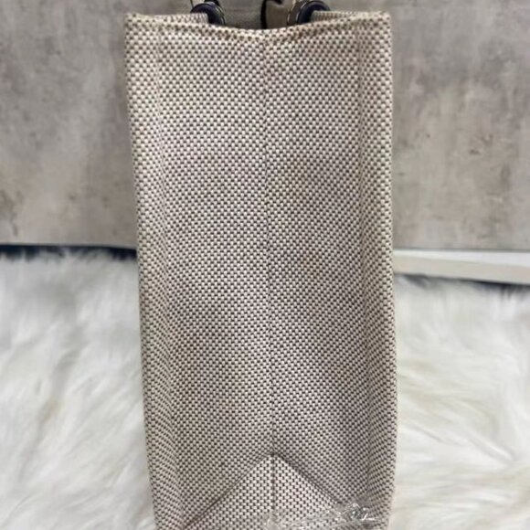 Chloé Canvas Tote Bag - Picture 6 of 8